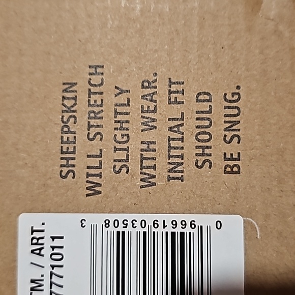 Kirkland Signature Kids Genuine sheepskin Shearling Boots, Nwt - Picture 8 of 8